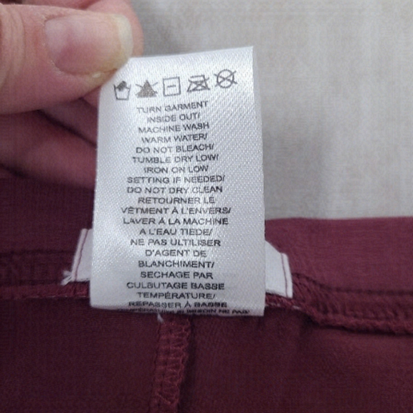 Ardene Cropped Capri Leggings with lace hem - Wine Red - Size Extra Small BNWT - Picture 2 of 5